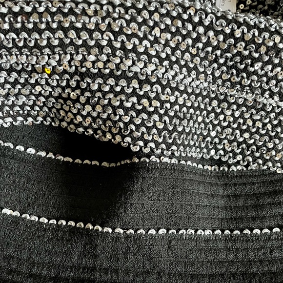 New! Designer skirt from Bloomingdale’s - Picture 8 of 9